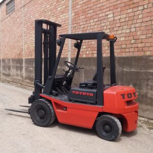 Carretilla elevadora TOYOTA 3FD20 de ocasión en cabauoportunitats.com