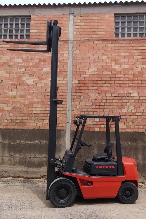 Carretilla elevadora TOYOTA 3FD20 de ocasión en cabauoportunitats.com