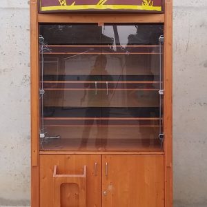 Estantería expositora para panadería de ocasión en cabauoportunitats.com