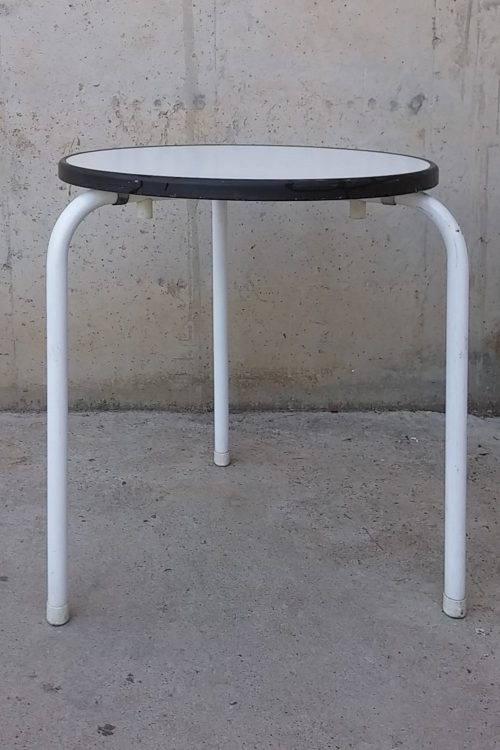 Taula blanca de terrassa d'ocasió a cabauoportunitats.com
