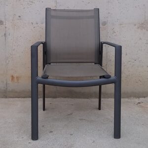 Taula terrassa d'ocasió amb 4 cadires a cabauoportunitats.com