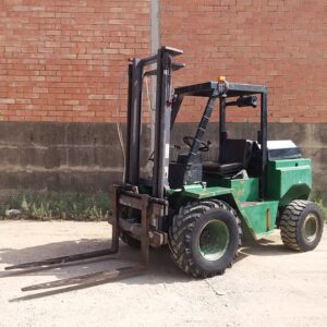 Carretilla elevadora AUSA CV20 4x4 de ocasión en cabauoportunitats.com
