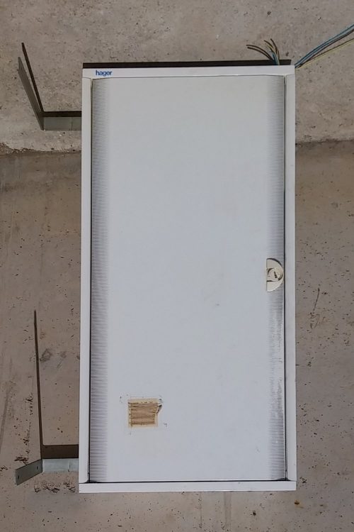 Cuador eléctrico HAGER 120cm de ocasión en cabauoportunitats.com