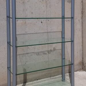 Estantería de cristal y tubo de ocasión en cabauoportunitats.com
