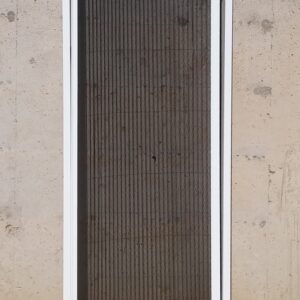 Puerta mosquitera de ocasión (95x8x241cm) en cabauoportunitats.com
