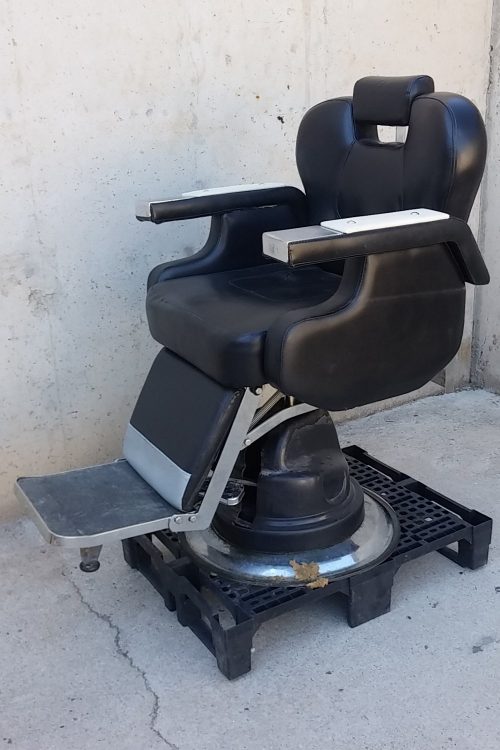 Sillón de peluquería de segunda mano en cabauoportunitats.com