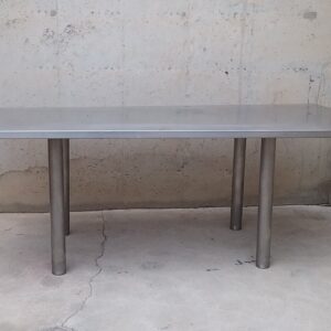 Taula de treball d'inox de 250cm d'ocasió a cabauoportunitats.com