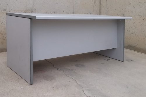 Mesa escritorio 160cm de ocasión en cabauoportunitats.com