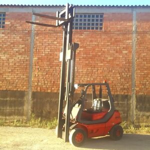 Carretilla elevadora LINDE H20D matriculada de ocasión en cabauoportunitats.com