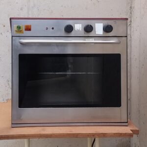 Horno convección EKA de ocasión con estantería en cabauoportunitats.com
