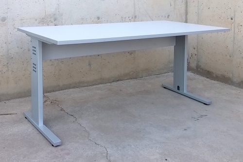 Escritorio gris tara estética 160x80x72cm de ocasión en cabauoportunitats.com