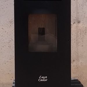 Estufa pelet LAST CALOR 7kW de ocasión en cabauoportunitats.com