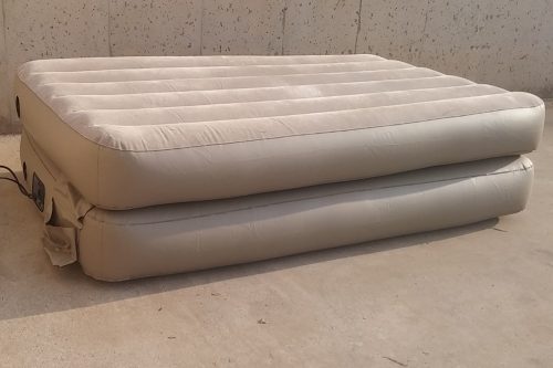 Colchón inflable INTEX FAST FILL 90x150x45cm de ocasión en cabauoportunitats.com
