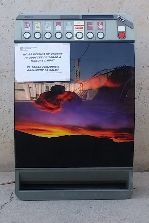 Máquina de tabaco de pared AZKOYEN 8 canales en cabauortunitats.com
