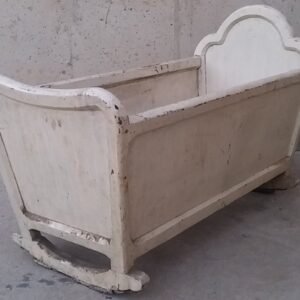 Cuna vintage de ocasión en cabauoportunitats.com