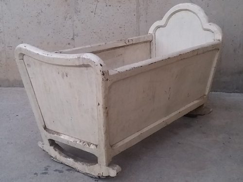 Cuna vintage de ocasión en cabauoportunitats.com