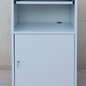 Escritorio metálico con ruedas para ordenador en cabauoportunitats.com