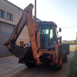 Retroexcavadora CASE 580 Super LE de ocasión en cabauoportunitats.com