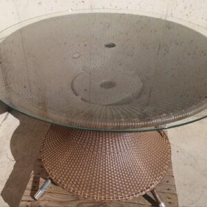 Taula rodona per a terrassa ø110x71cm d'ocasió a cabauoportunitats.com