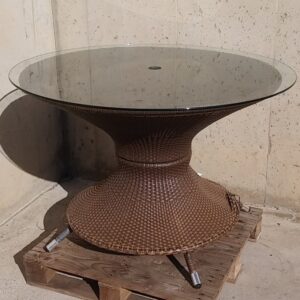 Taula rodona per a terrassa ø110x71cm d'ocasió a cabauoportunitats.com