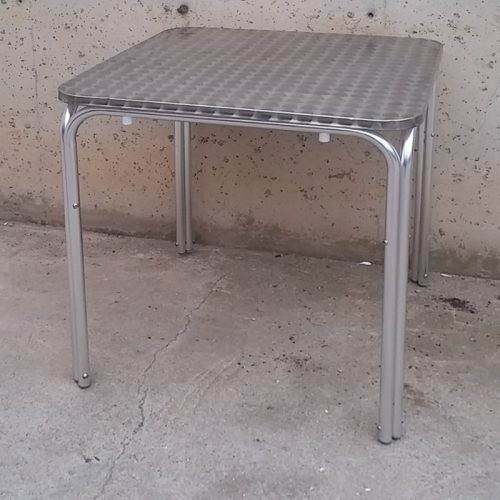 Taula terrassa d'acer inoxidable 70x70cm d'ocasió a cabauoportunitats.com Balaguer - Lleida - Catalunya.