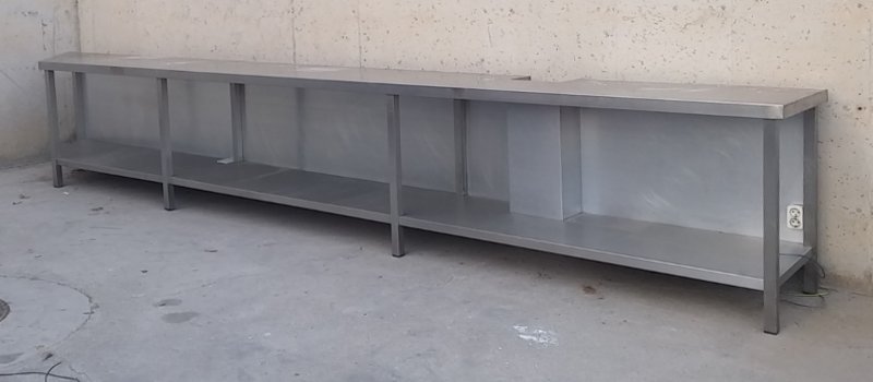 Taula d'acer inoxidable de 490cm d'ocasió a cabauoportunitats.com Balaguer - Lleida - Catalunya
