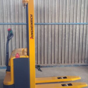 Apilador eléctrico JUNGHEINIRICH EJC 110 de ocasión en cabauoportunitats.com