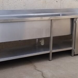 Fregadero de inox con patas 265cm de ocasión en cabauoportunitats.com