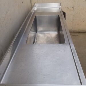 Fregadero de inox con patas 265cm de ocasión en cabauoportunitats.com