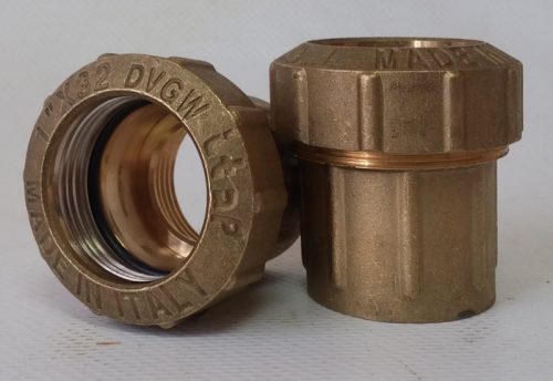 Racor de latón ø32mm 1" de ocasión en cabauoportunitats.com