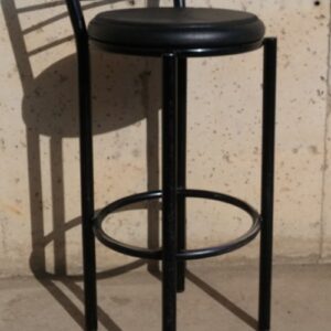 Taburete de tubo de acero de รธ39x80cm d'ocasiรณ en cabauoportunitats.com