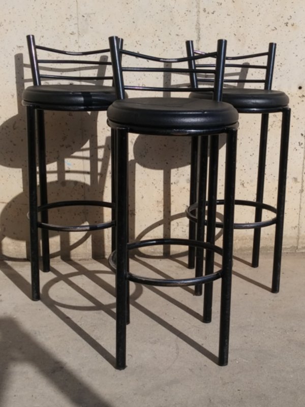 Taburete de tubo de acero de รธ39x80cm d'ocasiรณ en cabauoportunitats.com