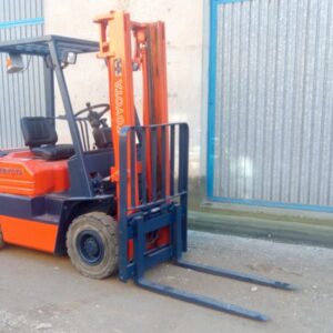 Carretilla elevadora TOYOTA 025FDF15 de ocasiรณn en cabauoportunitats.com