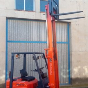 Carretilla elevadora TOYOTA 025FDF15 de ocasiรณn en cabauoportunitats.com