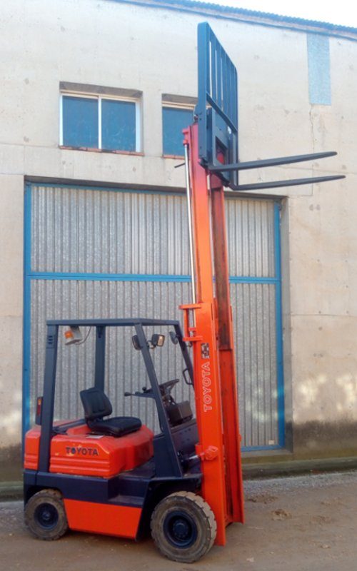 Carretilla elevadora TOYOTA 025FDF15 de ocasión en cabauoportunitats.com