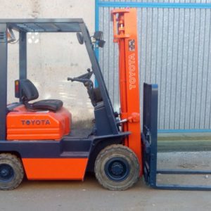 Carretilla elevadora TOYOTA 025FDF15 de ocasión en cabauoportunitats.com