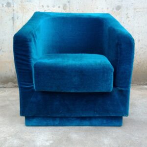 Sillón terciopelo índigo de ocasión en cabauoportunitats.com