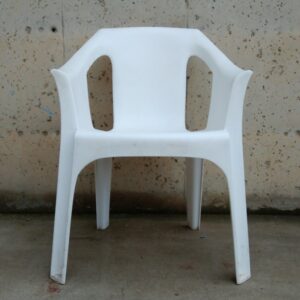 Cadira plàstic terrassa (3 uts) d'ocasió a cabauoportuntiats.com Balaguer - Lleida - Catalunya