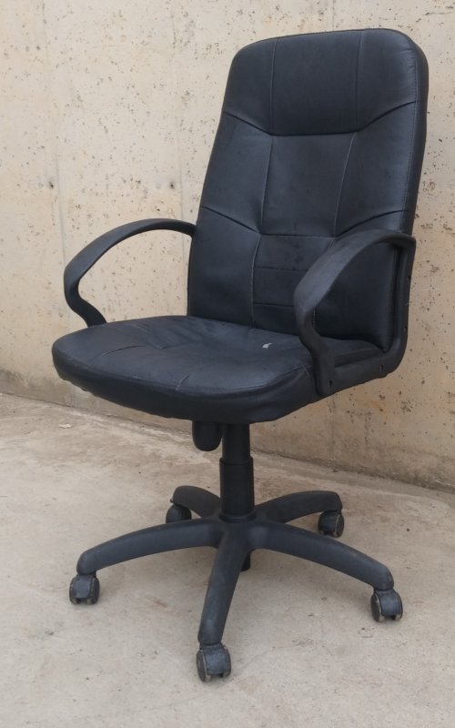 Silla con ruedas polipiel para oficina | Cabau Oportunitats Silla con ruedas polipiel para oficina | Cabau Oportunitats
