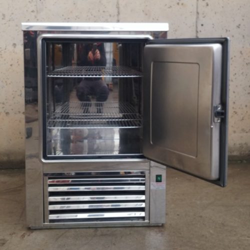 Congelador inox estética retro de ocasión en cabauoportunitats.com