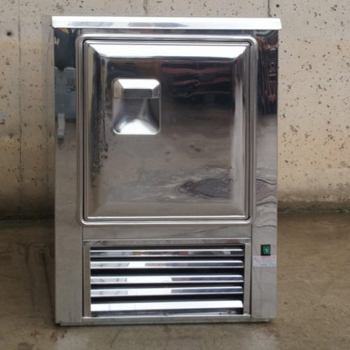 Congelador inox estética retro de ocasión en cabauoportunitats.com