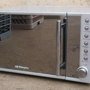Microondas plateado ORBEGOZO de ocasión en cabauoportunitats.com