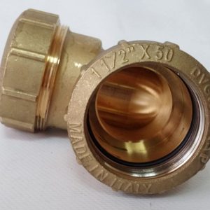 Ràcor colze L compressió 1 1/2" ø50mm d'ocasió a cabauoportunitats.com Balaguer - Lleida - Catalunya