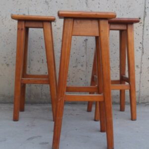 Taburete de madera de pino 75cm (3 uds) de ocasión en cabauoportunitats.com