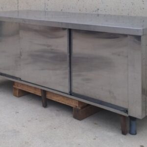 Mesa inox con puertas 190cm de ocasión en cabauoportunitats.com Balaguer - Lleida - Catalunya