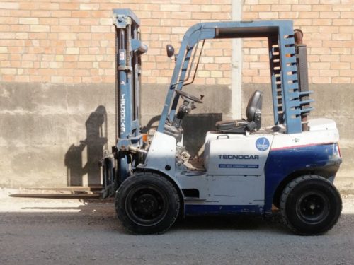 Carretilla elevadora TECNOCAR FDC 25P de ocasión en cabauoportunitats.com