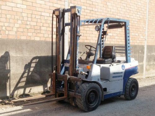 Carretilla elevadora TECNOCAR FDC 25P de ocasión en cabauoportunitats.com