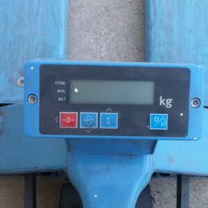 Transpaleta manual con báscula 2000kg de ocasión en cabauoportunitats.com