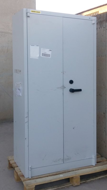 Armario antiincendios de chapa de acero 86x32x198cm de ocasión en cabauoportunitats.com