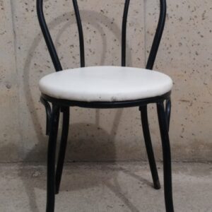 Silla acolchada de tubo de acero de ocasión en cabauoportunitats.com